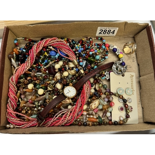 2884 - A tray of costume jewellery