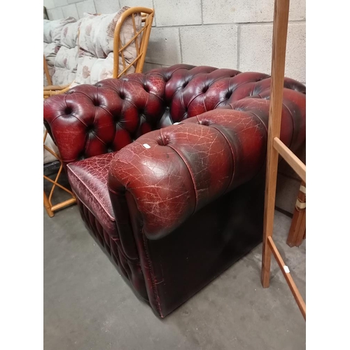 2922 - A chesterfield chair