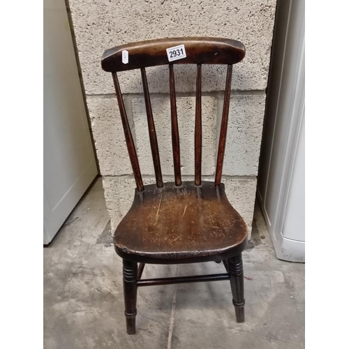 2931 - An antique child's chair