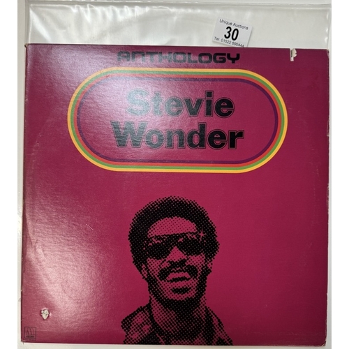 30 - Stevie Wonder Anthology, 3 x LP U.S Pressing Motown , M9804A3. Records Ex Covers (Holes Punched)