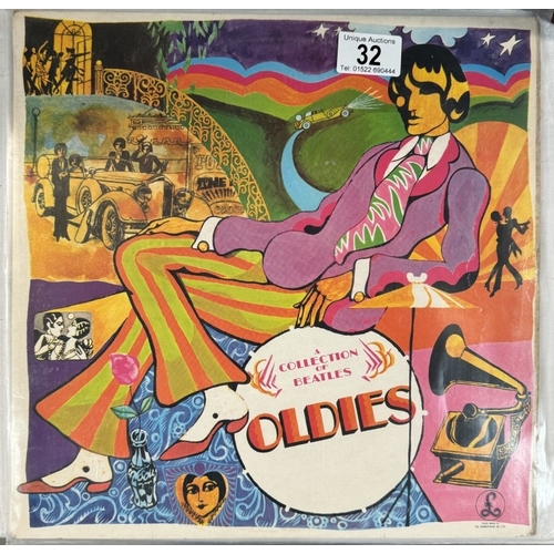 32 - The Beatles A Collection of Beatles Oldies Parlophone PCS 7016 Black / Silver label Vinyl Excellent ... 