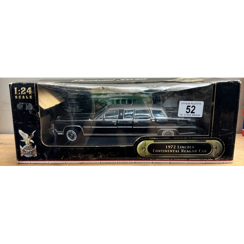 52 - A boxed 1972 Lincoln continental Reagan car 1:24 scale