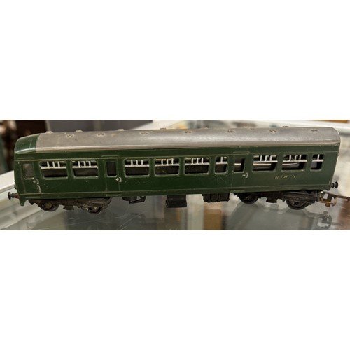 2878 - A Triang Hornby R850/5 Flying Scotsman & tender etc