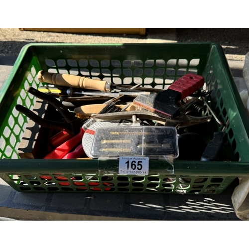 165 - A tray of assorted paint brushes, small tools & cable ties