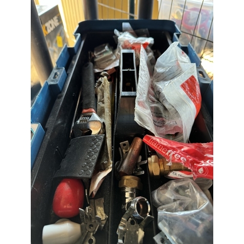 168 - A tool box of assorted tools (lid is loose)