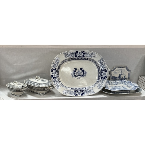 861 - A blue & white meat plate  & tureens etc