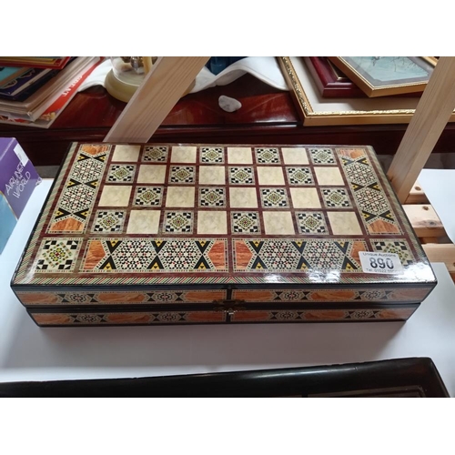 890 - A beautifully ornate games box for chess & backgammon including contents