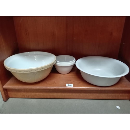 918 - A Mason Cash mixing bowl, large enamel bowl & 2 others