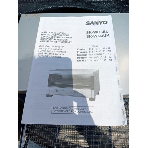 929 - A Sanyo grill oven & toaster