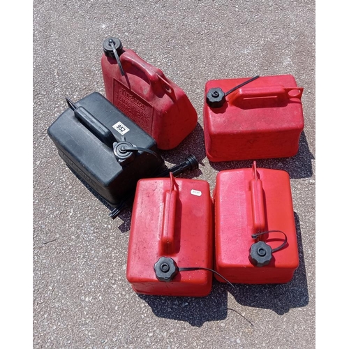 952 - 5 Plastic petrol cans