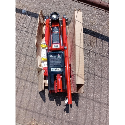 984 - A 2 tonne trolley jack