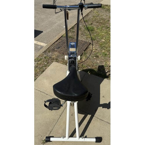 990A - A Tunturi ergometer exercise bike