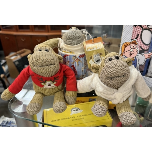 83 - A Tetley Tea gift box (Biscuits are out of date), A quantity of P.G tips monkeys & 2 Rington moneybo... 