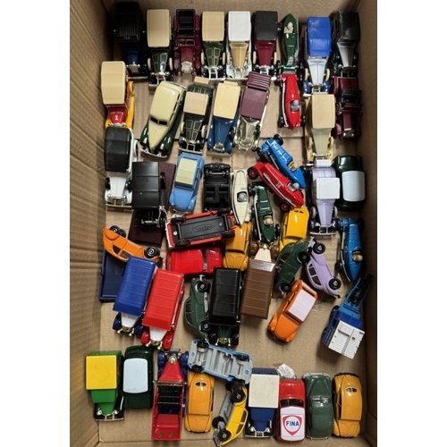 223 - A good selection of unboxed Lledo & Corgi models