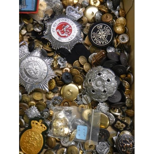 1803 - A quantity of badges and buttons.