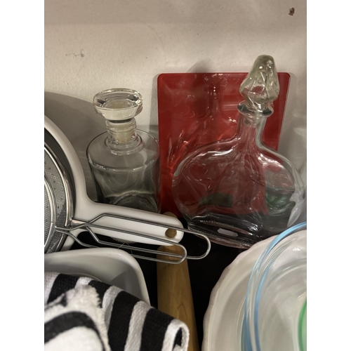 646 - 2 shelves of Kitchenalia including Pyrex, many new items