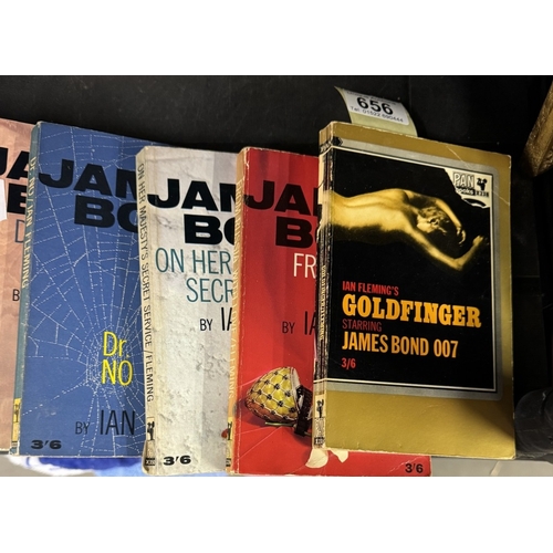 656 - A good lot of old James Bond 007 novels