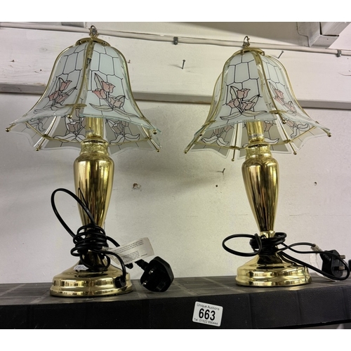 663 - A pair of table lamps