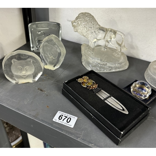 670 - A quantity of art glass figures etc