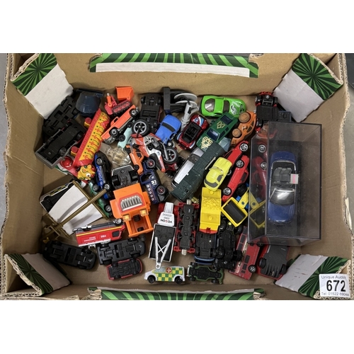 672 - A box of mixed diecast