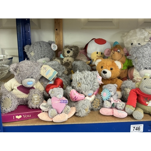 746 - A good lot of soft toys including many 'Me to you' monkeys etc