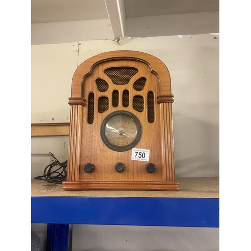 750 - A Steepletone Modern No 1000 Vintage style radio (No plug)