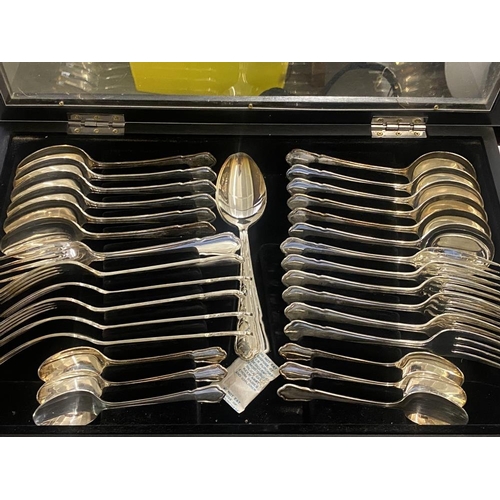 786 - A viners silver plated 44 piece Dubarry Royal pattern canteen of cutlery