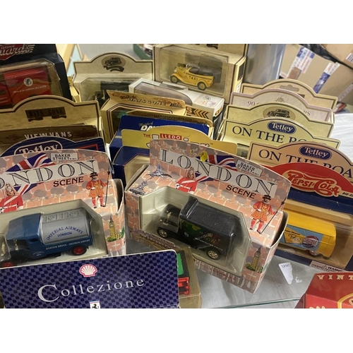 800 - A quantity of boxed die-cast vehicles including Corgi, Matchbox, Lledo etc