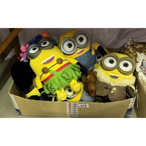 819 - A quantity of minion soft toys