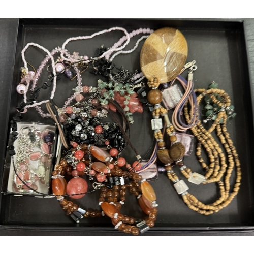 847 - A quantity of costume jewellery