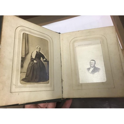 846 - A 19th century photo album with extra photos