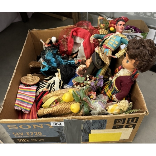 864 - A box of collectors dolls etc