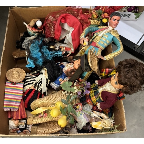 864 - A box of collectors dolls etc