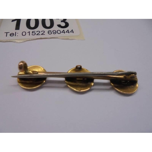 1003 - A 9ct gold brooch, 3.3 grams.