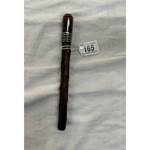 165 - A sterling silver and agate parasol handle. The agate polished to reveal a bullseye pattern. Birming... 