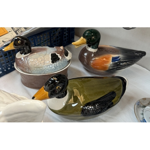 71 - 3 lidded duck dishes and a chicken lidded dish