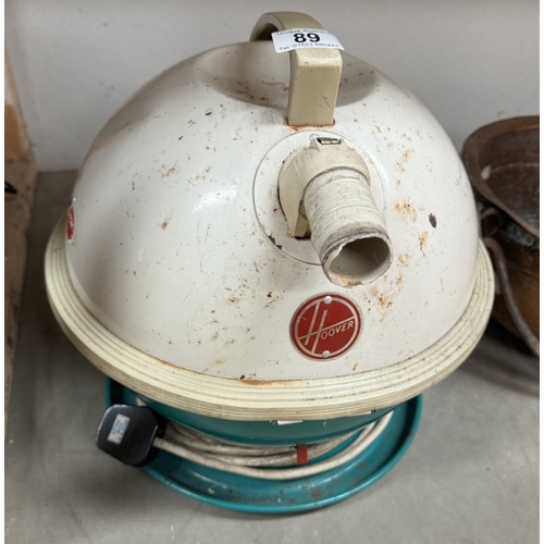 89 - A 1960s hoover constellation space age vacuum cleaner. Works when tested.