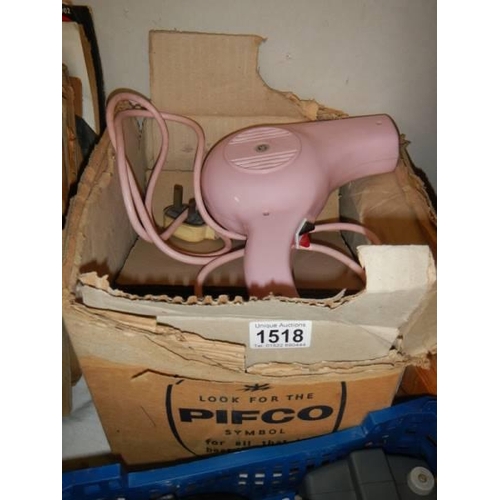 1518 - A vintage Pifco hair dryer.