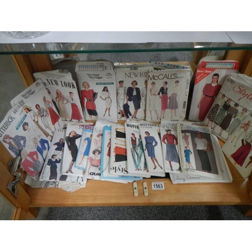 1563 - A quantity of vintage dress patterns including Butterick.