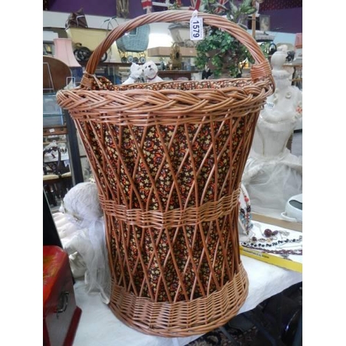 1579 - A wicker linen basket, COLLECT ONLY.