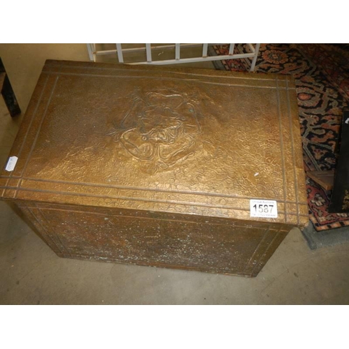 1587 - A brass log box. COLLECT ONLY.