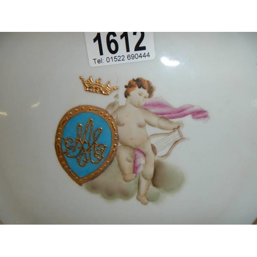 1612 - A continental porcelain cabinet plate.