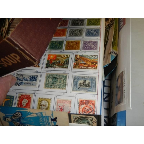 1621 - A good mixed lot of postage stamps.