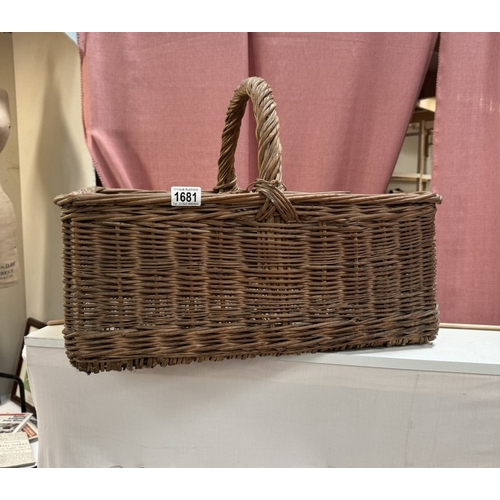 1681 - A large Wicker basket