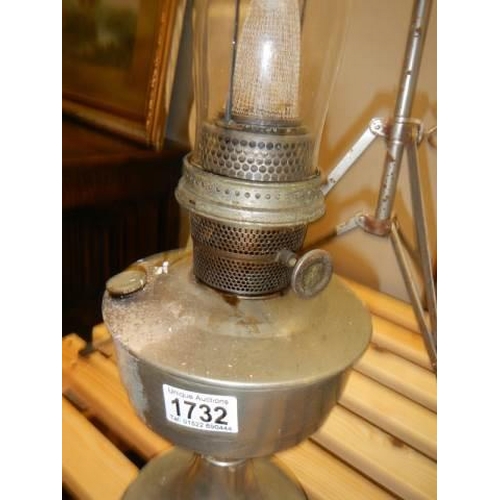 1732 - An old Alladin oil lamp.