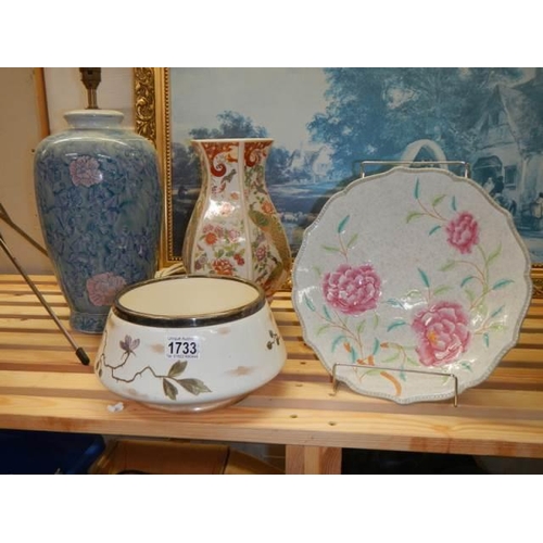 1733 - Four ceramic items - two vases, a bowl and a plate.