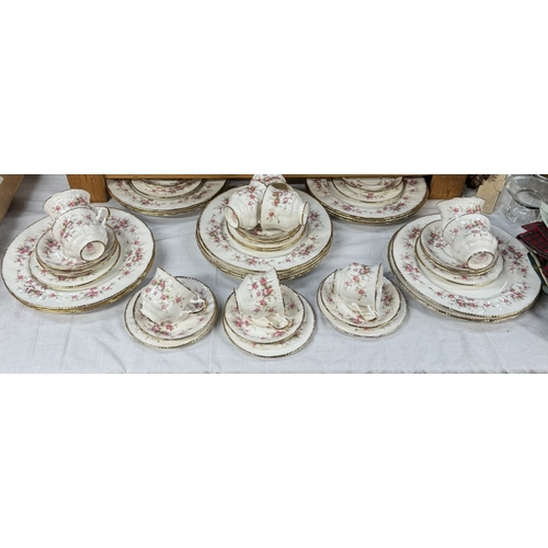 78 - A Paragon Victoriana rose china dinner set