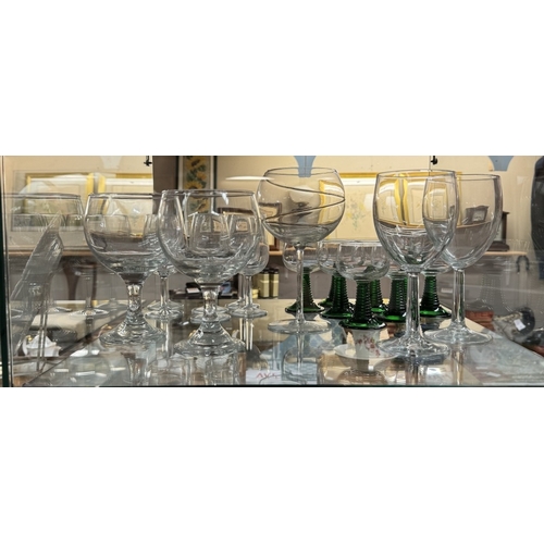 179 - A good lot of wine glasses etc