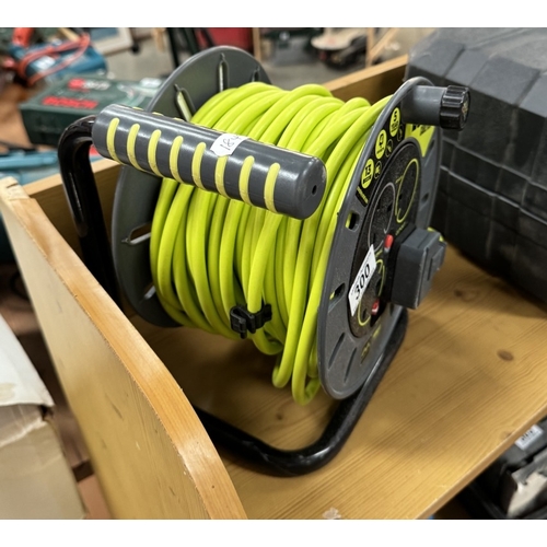 300 - A 25m electric extension reel