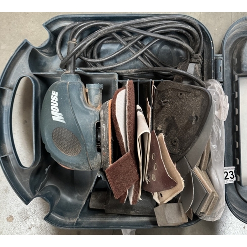 323 - A Black & Decker Mouse sander